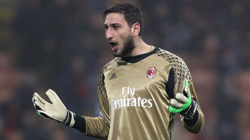 Thủ môn Gianluigi Donnarumma được ví như thần đồng khi xuất hiện với AC Milan Thủ môn Gianluigi Donnarumma được ví như thần đồng khi xuất hiện với AC Milan